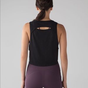 CUT BACK CROP TANK 🌺🌺